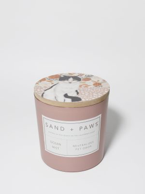 Sand + Paws Ocean Mist 21 oz scented candle